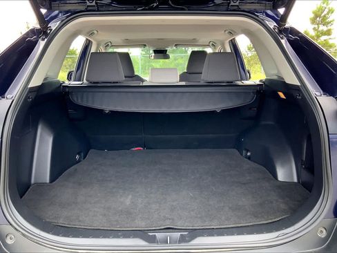 Used 2020 Toyota RAV4 XLE w/ Convenience Package FWD image 34
