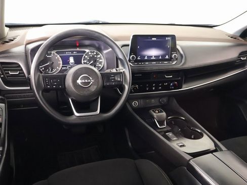 Used 2023 Nissan Rogue S image 2