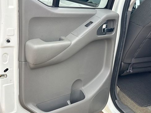 Used 2015 Nissan Frontier Desert Runner RWD image 21