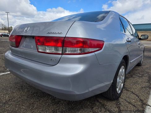 Used 2004 Honda Accord LX image 9