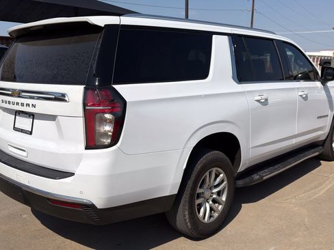 Used 2024 Chevrolet Suburban LS RWD image 5