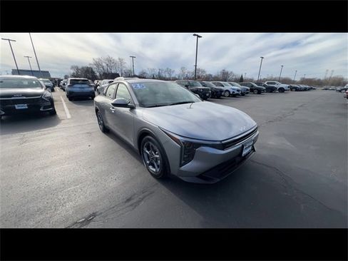 Used 2025 Kia K4 LXS image 2