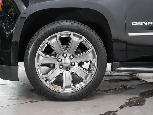 Used 2017 GMC Yukon XL Denali w/ Open Road Package AWD/4WD image 32