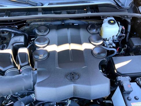 Used 2024 Toyota 4Runner TRD Off-Road Premium image 30