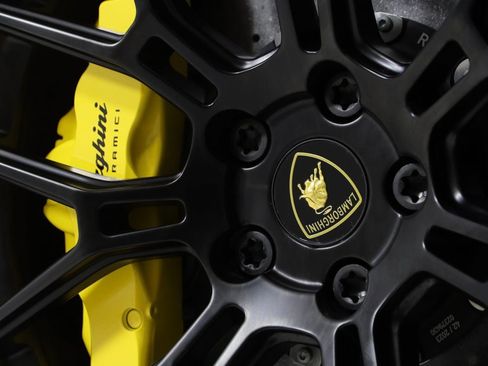 Used 2024 Lamborghini Huracan Sterrato image 21