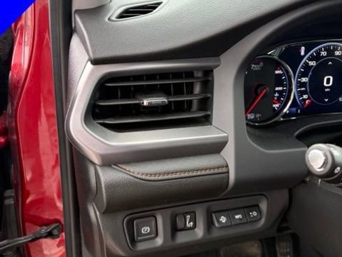Used 2021 GMC Acadia AT4 w/ Technology Package AWD/4WD image 11