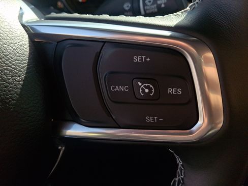 Used 2022 Jeep Wrangler 4WD Unlimited Sahara w/ Cold Weather Group image 22