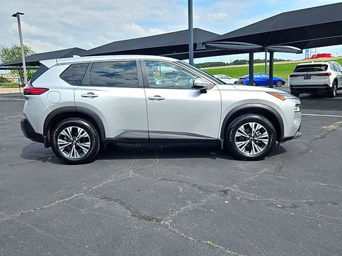 Used 2023 Nissan Rogue SV image 5