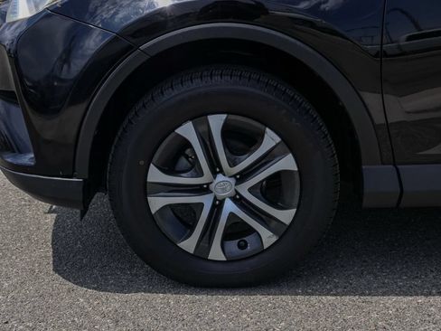 Used 2016 Toyota RAV4 LE FWD image 11