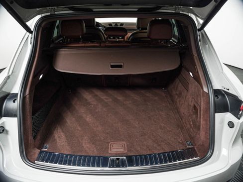 Certified 2023 Porsche Cayenne w/ Premium Package AWD/4WD image 28