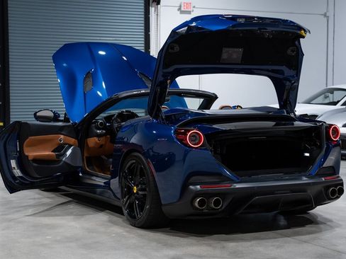 Used 2020 Ferrari Portofino image 39
