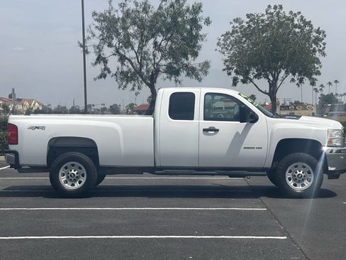 Used 2012 Chevrolet Silverado 2500 W/T AWD/4WD image 5