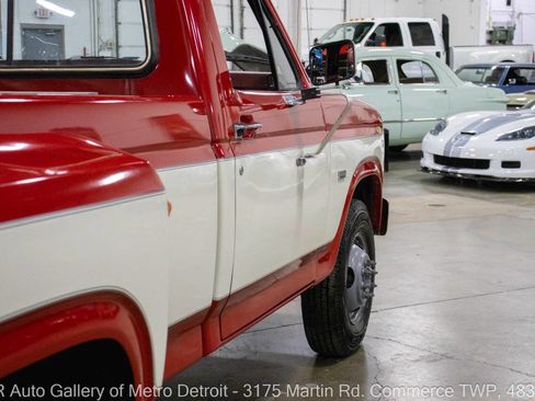 Used 1986 Ford F350 2WD Regular Cab image 23