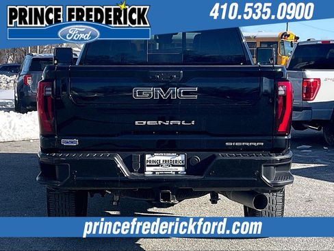 Used 2025 GMC Sierra 3500 Denali Ultimate image 4