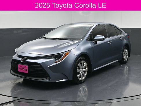 Used 2025 Toyota Corolla LE FWD image 2