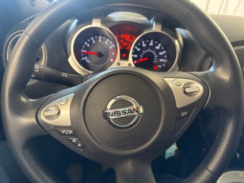 Used 2014 Nissan Juke S FWD image 23