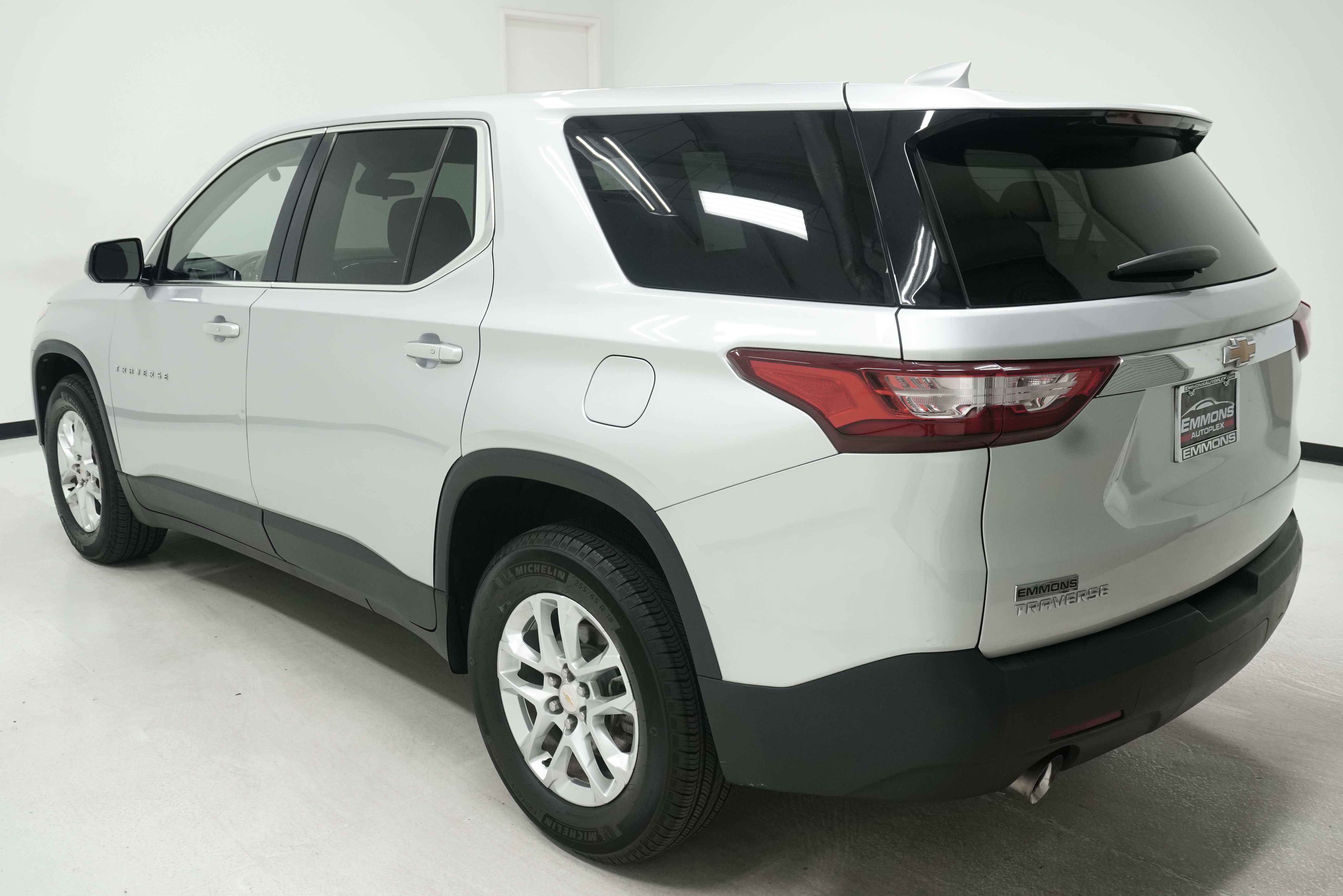 Used 2019 Chevrolet Traverse LS FWD image 6