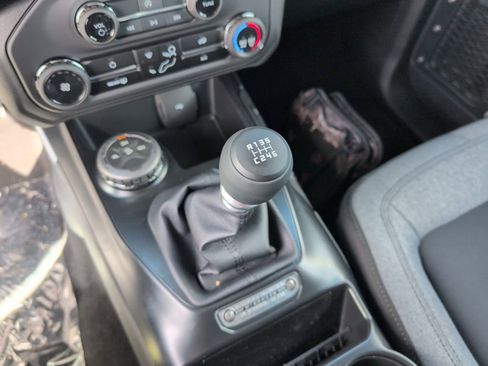 New 2025 Ford Bronco Base image 24