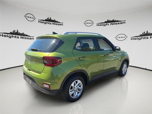 Used 2020 Hyundai Venue SEL FWD image 5