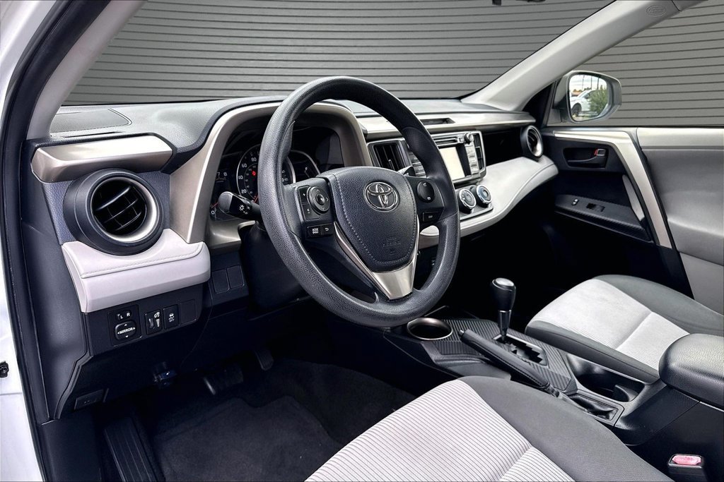 Used 2013 Toyota RAV4 LE FWD image 16