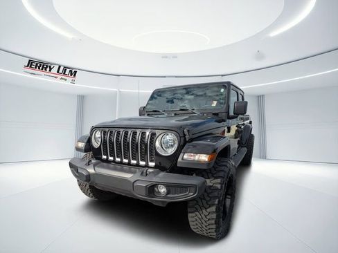 Used 2020 Jeep Gladiator Overland image 6