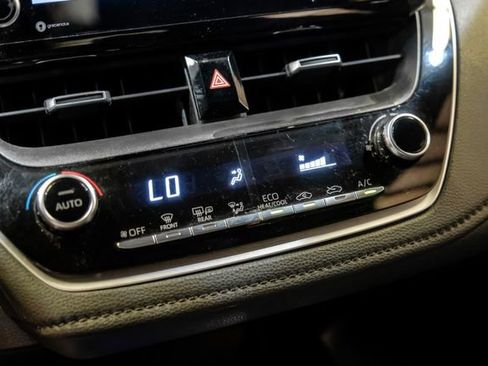 Used 2021 Toyota Corolla SE image 34