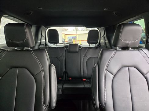 New 2026 Chrysler Pacifica Select AWD/4WD image 40