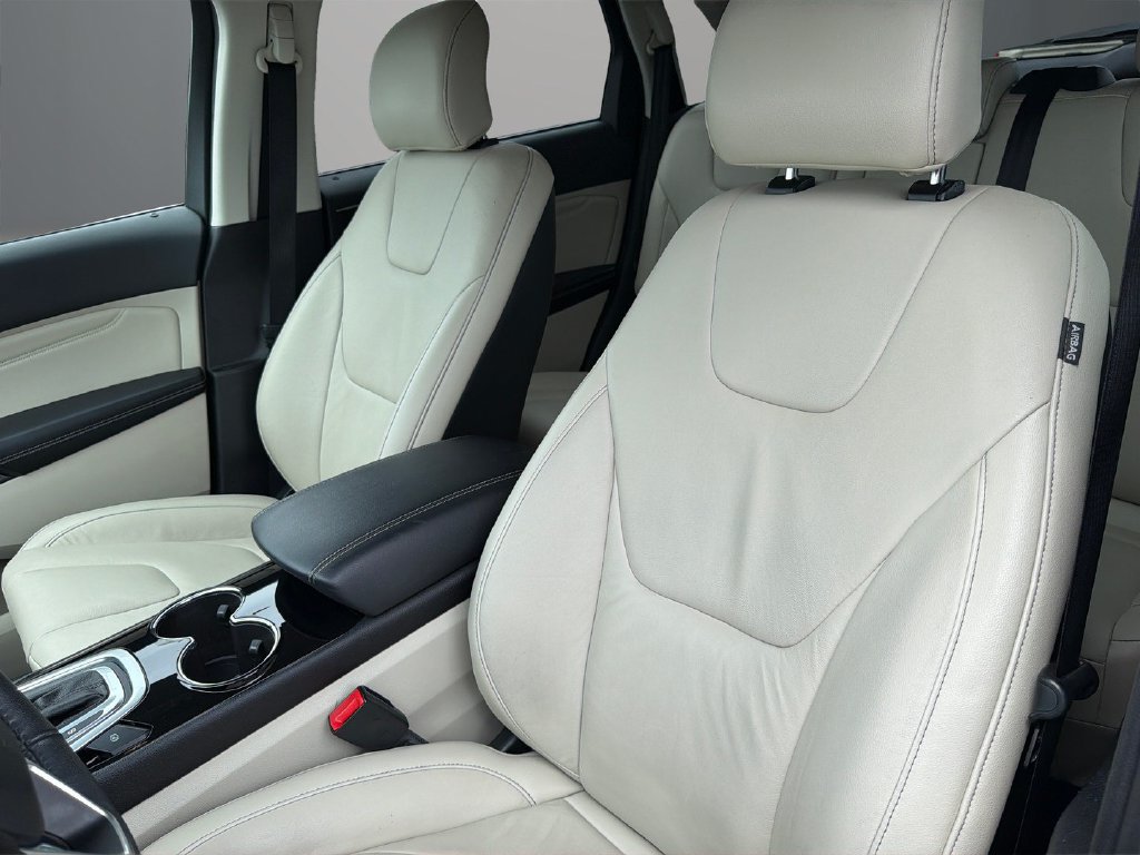 Used 2016 Ford Edge Titanium w/ Technology Package FWD image 14