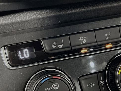 Used 2019 Volkswagen Tiguan SEL Premium R-Line w/ 3rd Row Seat Package AWD/4WD image 22