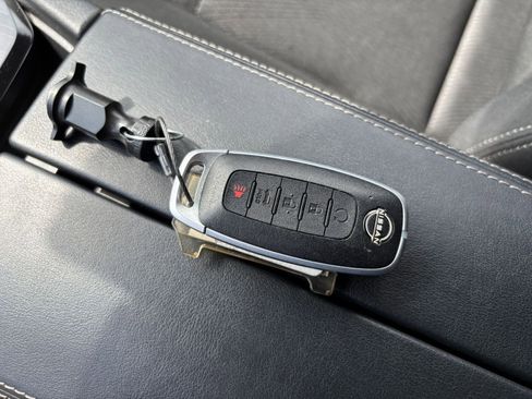Used 2025 Nissan Rogue SV FWD image 21