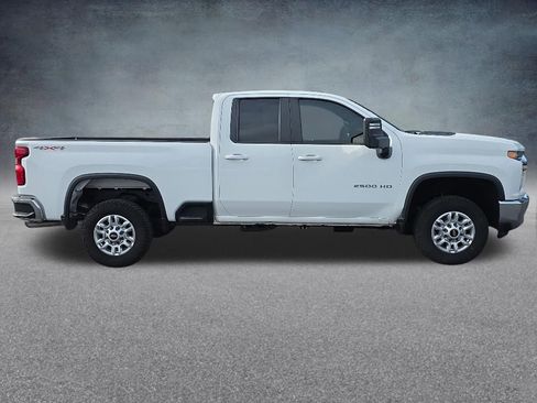 Used 2022 Chevrolet Silverado 2500 LT AWD/4WD image 8