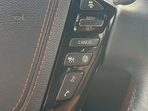 Used 2024 INFINITI QX80 Sensory image 10