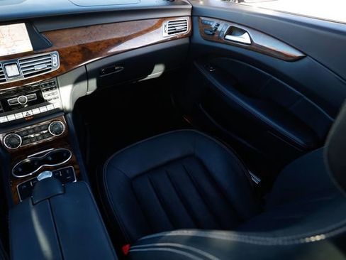 Used 2012 Mercedes-Benz CLS 550 4MATIC w/ Premium I Pkg image 27