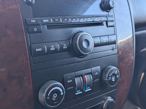 Used 2013 Chevrolet Tahoe LS image 23