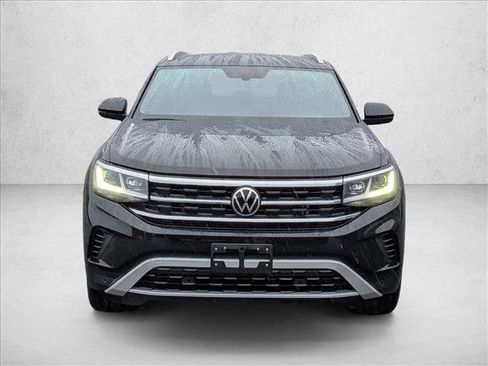 Used 2022 Volkswagen Atlas Cross Sport SE image 2
