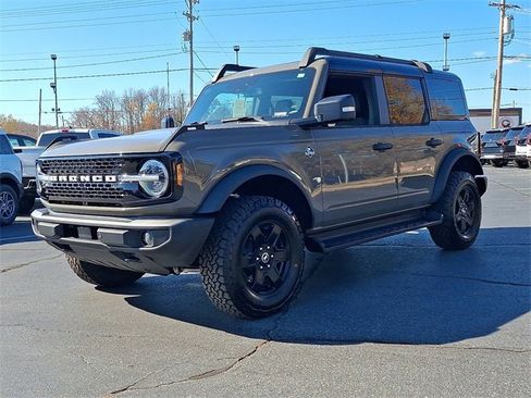 New 2025 Ford Bronco Outer Banks image 3