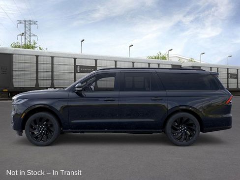 New 2025 Lincoln Navigator L Reserve w/ Jet Appearance Package image 3