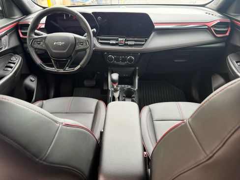 Used 2025 Chevrolet TrailBlazer RS w/ Convenience Package FWD image 18