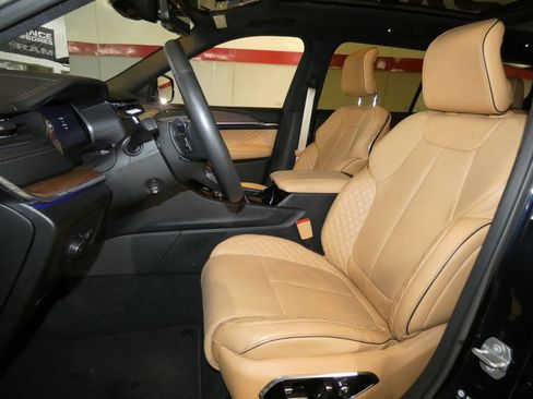 Used 2024 Jeep Grand Cherokee L Summit w/ Advanced Protech Group IV image 9