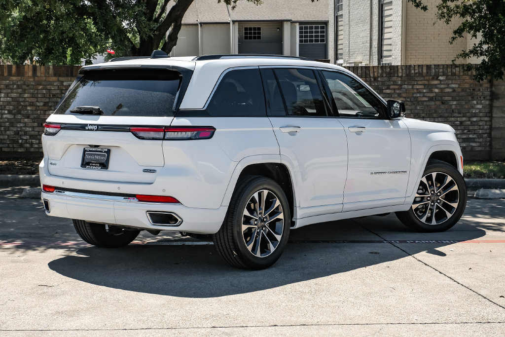 Used 2023 Jeep Grand Cherokee Overland AWD/4WD image 18