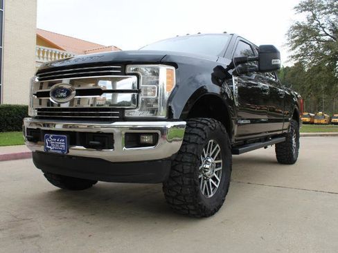 Used 2017 Ford F250 Lariat w/ FX4 Off-Road Package image 9