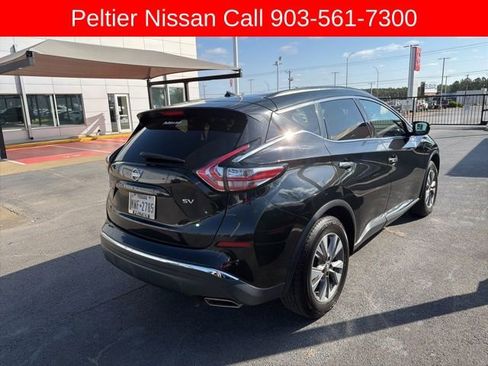 Used 2016 Nissan Murano SV image 2