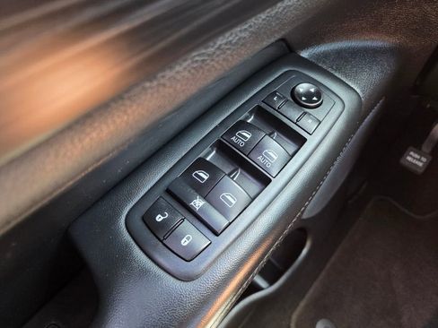 Used 2020 Jeep Grand Cherokee Altitude AWD/4WD image 21