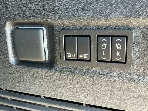 Certified 2022 GMC Yukon XL Denali image 13