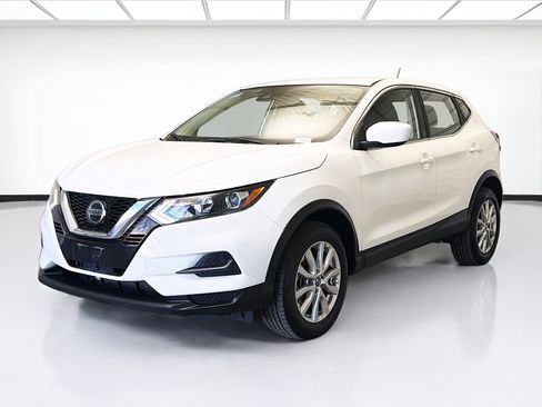 Used 2022 Nissan Rogue Sport S image 4