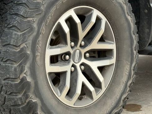 Used 2018 Ford F150 Raptor w/ Equipment Group 802A Luxury AWD/4WD image 12