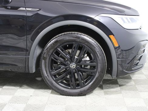 Used 2022 Volkswagen Tiguan SE R-Line image 42