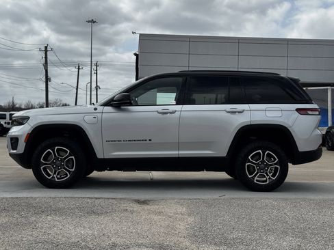 Used 2022 Jeep Grand Cherokee Trailhawk image 7