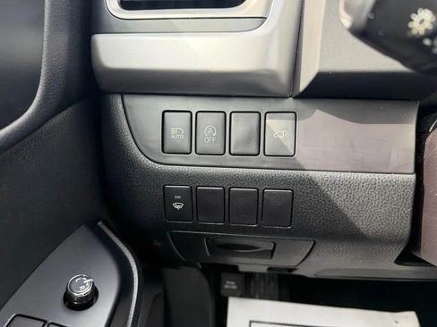 Used 2017 Toyota Highlander Plus w/ Carpet Mat Package image 14