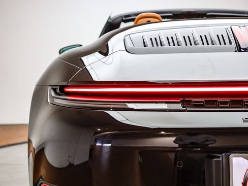 Used 2026 Porsche 911 Carrera image 8